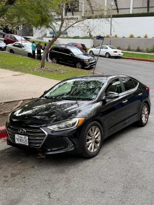2017 Hyundai Elantra - Image 8 of 11