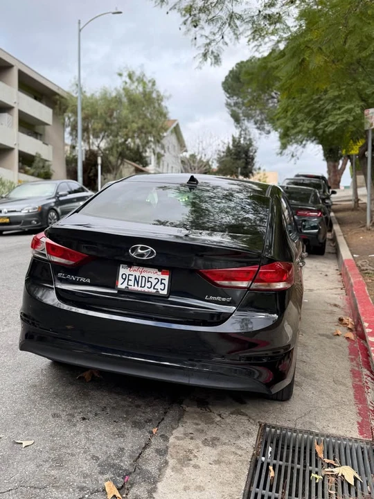 2017 Hyundai Elantra - Image 9 of 11