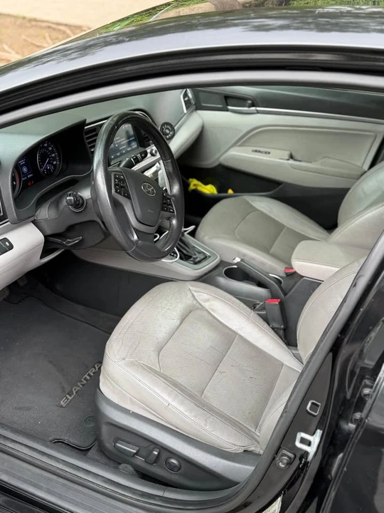 2017 Hyundai Elantra - Image 4 of 11