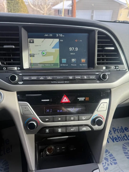 2017 Hyundai Elantra - Image 11 of 13
