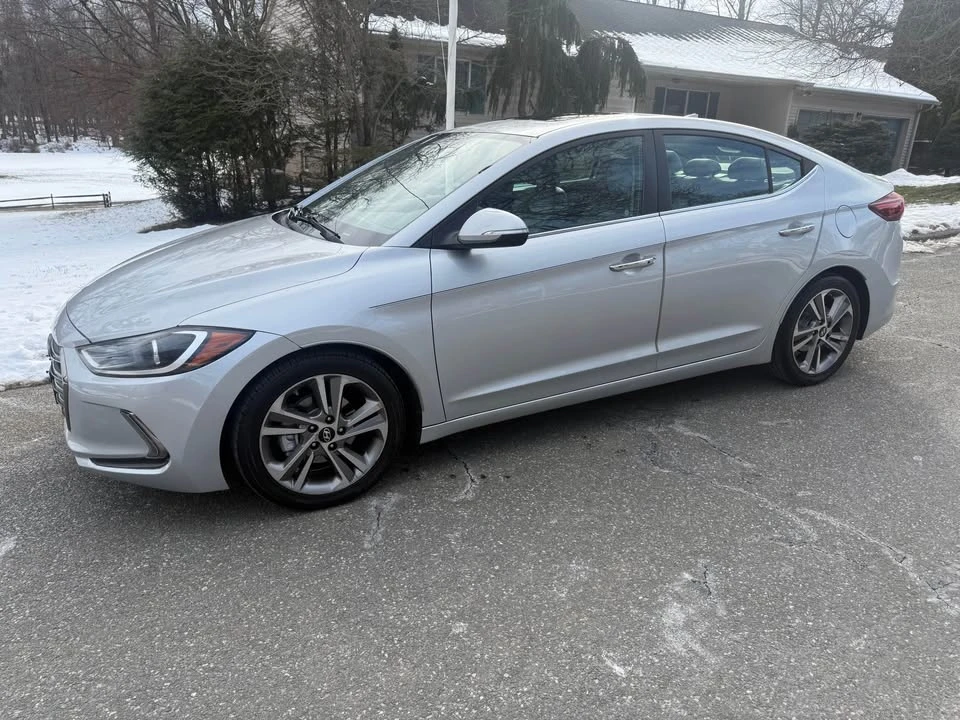 2017 Hyundai Elantra - Image 4 of 13