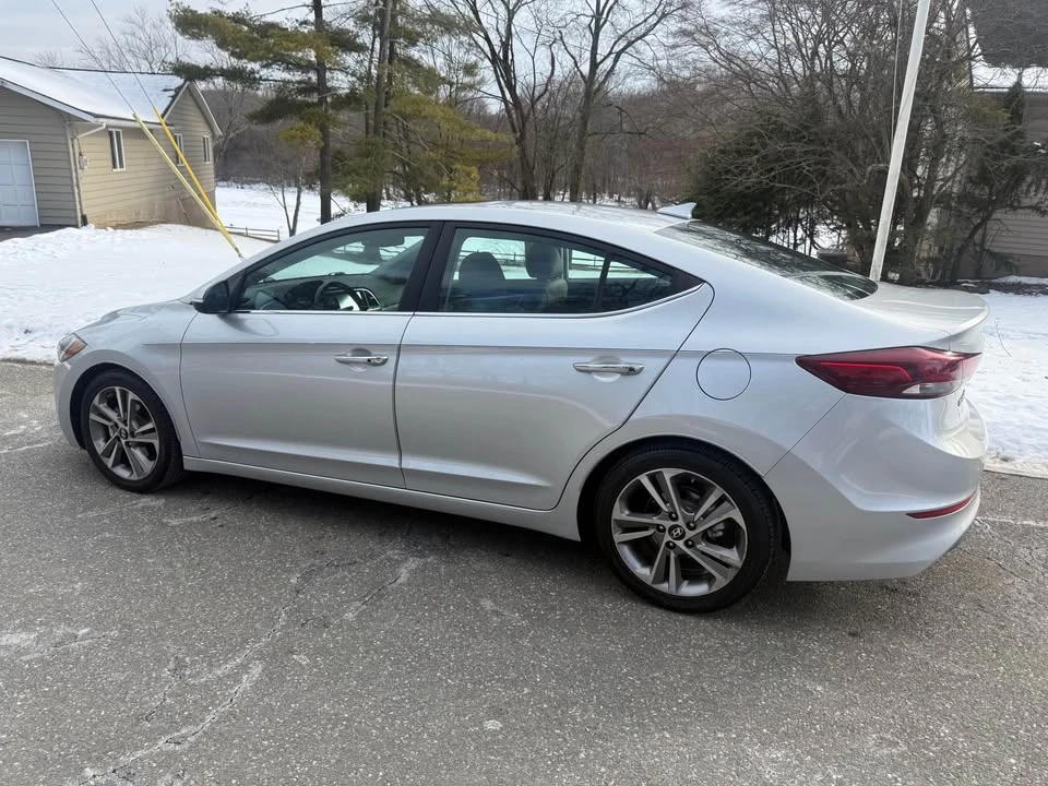 2017 Hyundai Elantra - Image 2 of 13