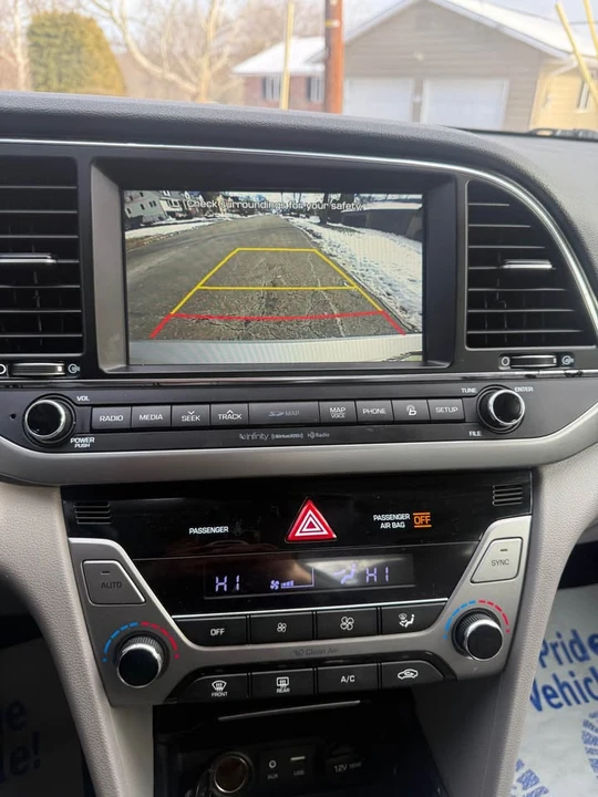 2017 Hyundai Elantra - Image 10 of 13