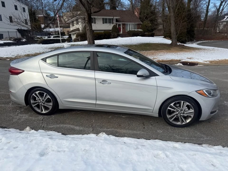 2017 Hyundai Elantra - Image 3 of 13