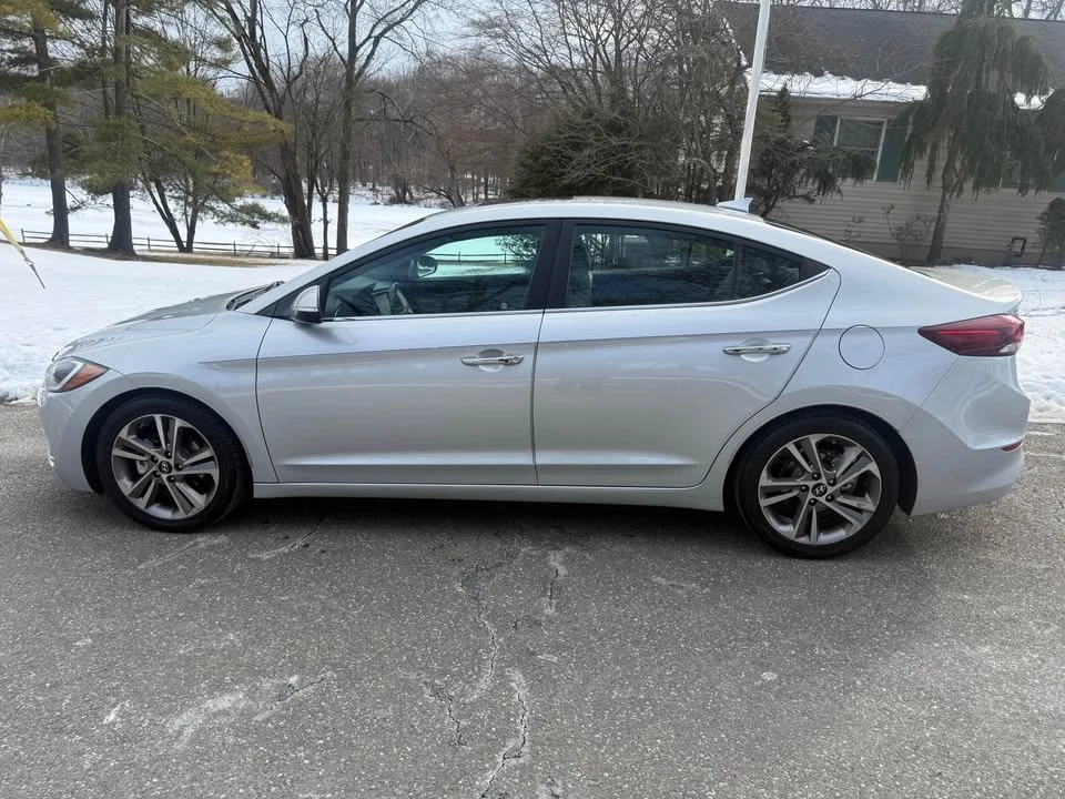 2017 Hyundai Elantra - Image 5 of 13