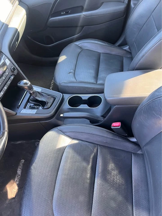 2017 Hyundai Elantra - Image 7 of 10