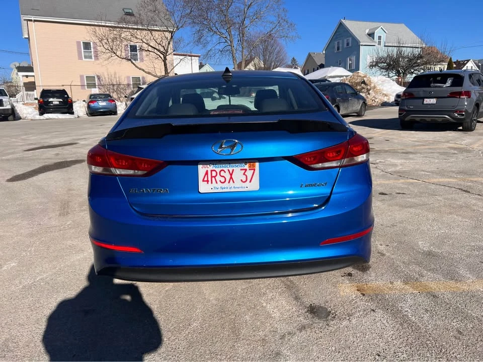 2017 Hyundai Elantra - Image 4 of 10