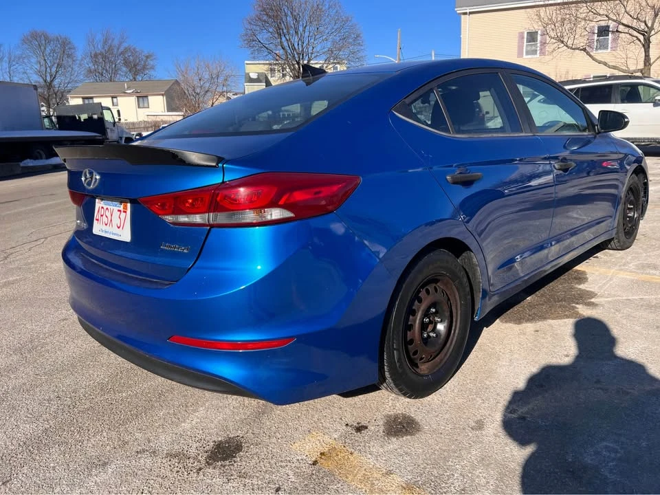 2017 Hyundai Elantra - Image 5 of 10