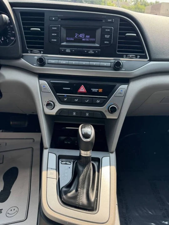 2017 Hyundai Elantra - Image 19 of 20
