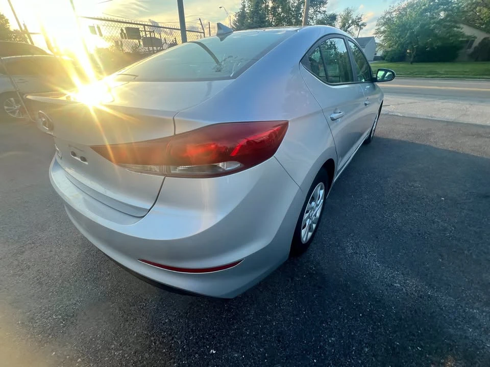 2017 Hyundai Elantra - Image 2 of 13