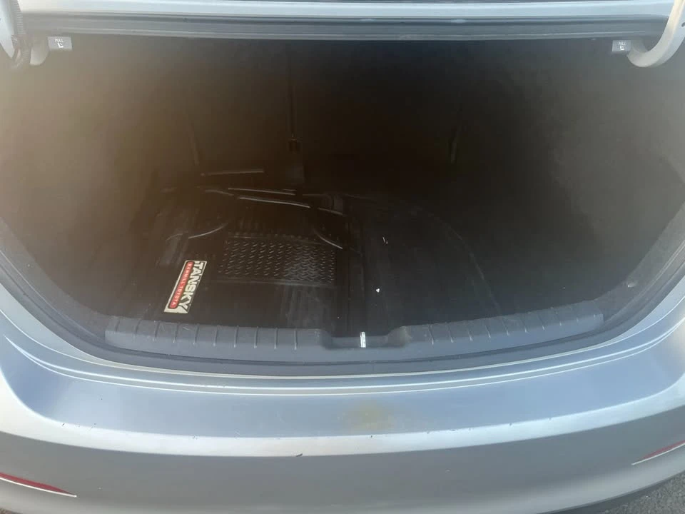 2017 Hyundai Elantra - Image 12 of 13
