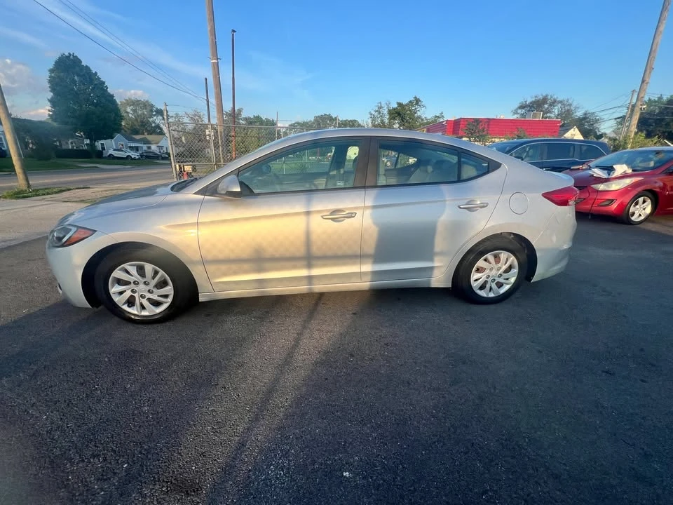 2017 Hyundai Elantra - Image 3 of 13