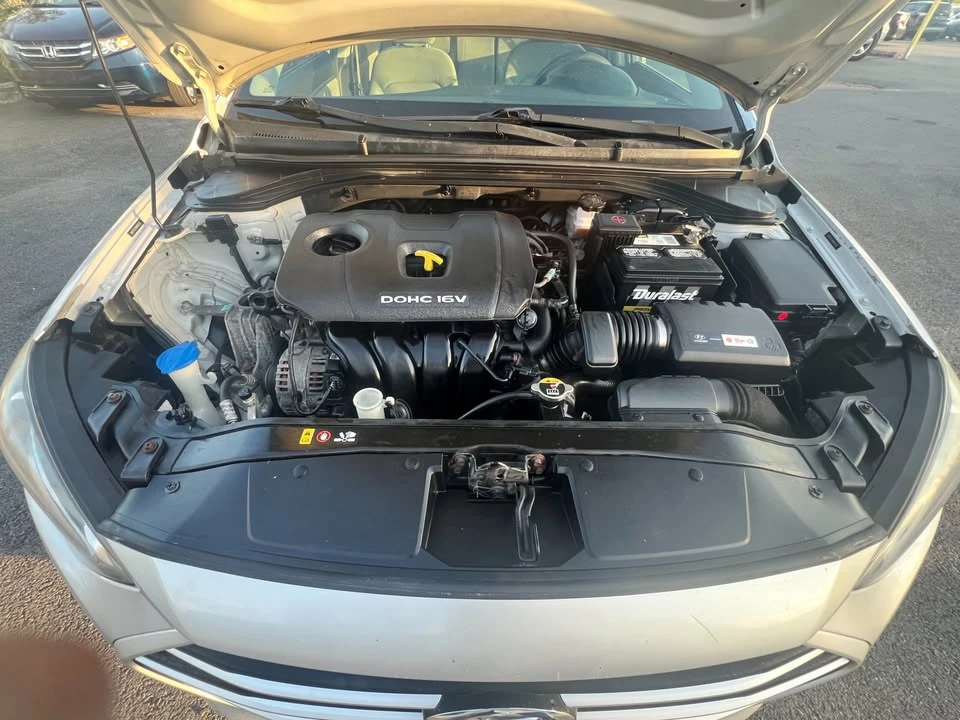 2017 Hyundai Elantra - Image 11 of 13