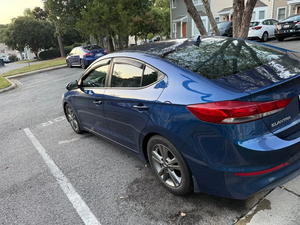 2017 Hyundai Elantra - Image 4 of 14