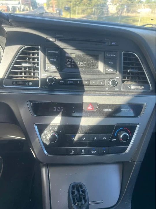 2017 Hyundai Elantra - Image 7 of 7