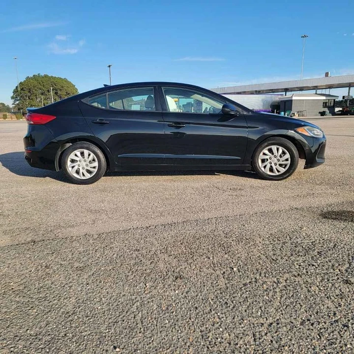 2017 Hyundai Elantra - Image 3 of 15