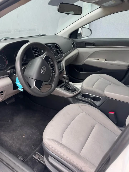 2017 Hyundai Elantra - Image 4 of 6