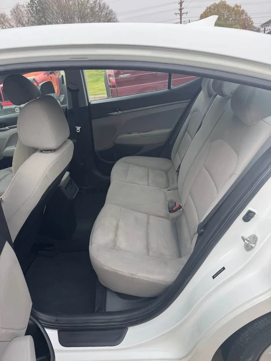 2017 Hyundai Elantra - Image 9 of 10
