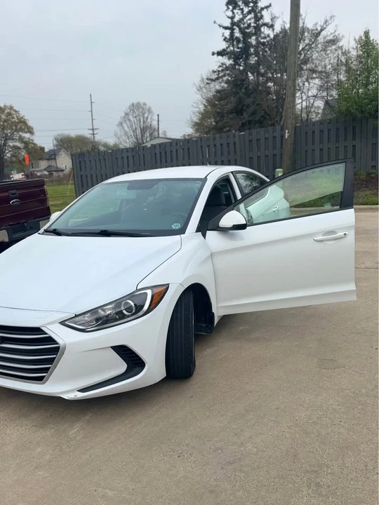 2017 Hyundai Elantra - Image 2 of 10