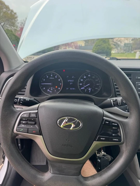 2017 Hyundai Elantra - Image 7 of 10