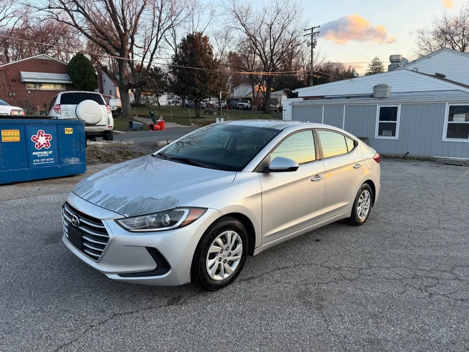 2017 Hyundai Elantra - Image 2 of 13
