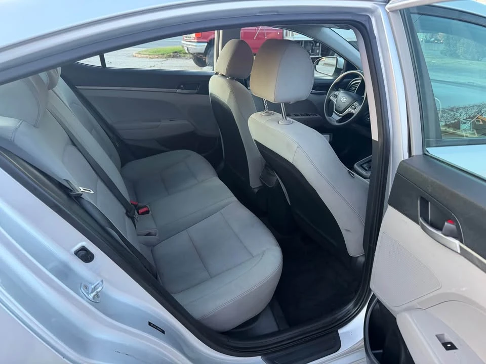 2017 Hyundai Elantra - Image 7 of 13