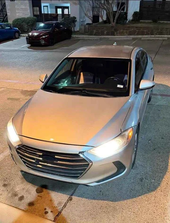 2017 Hyundai Elantra - Image 5 of 7