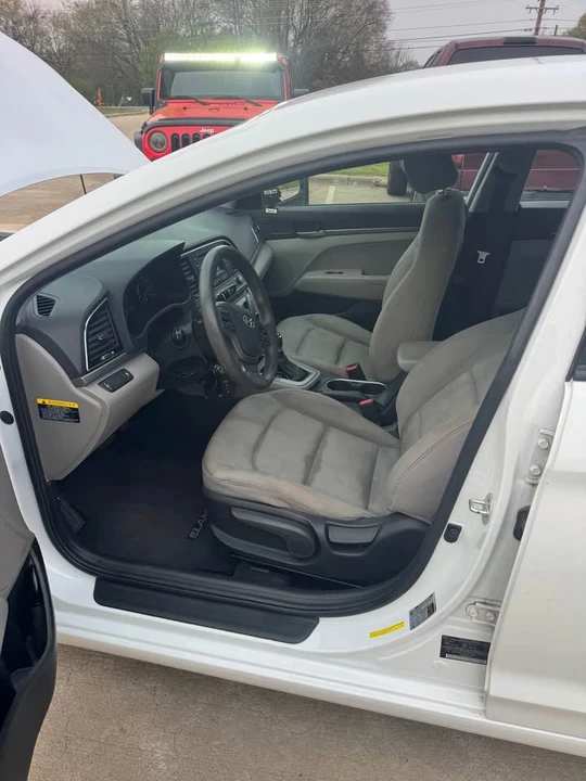 2017 Hyundai Elantra - Image 8 of 10