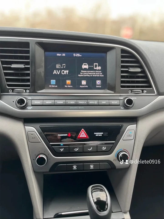 2017 Hyundai Elantra - Image 13 of 16