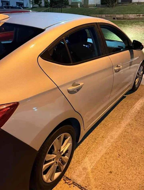 2017 Hyundai Elantra - Image 4 of 7