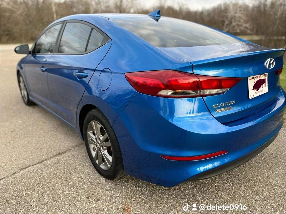 2017 Hyundai Elantra - Image 5 of 15