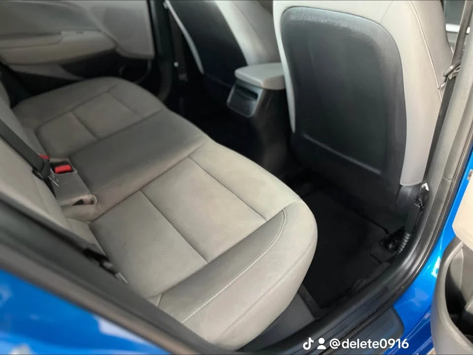 2017 Hyundai Elantra - Image 7 of 16
