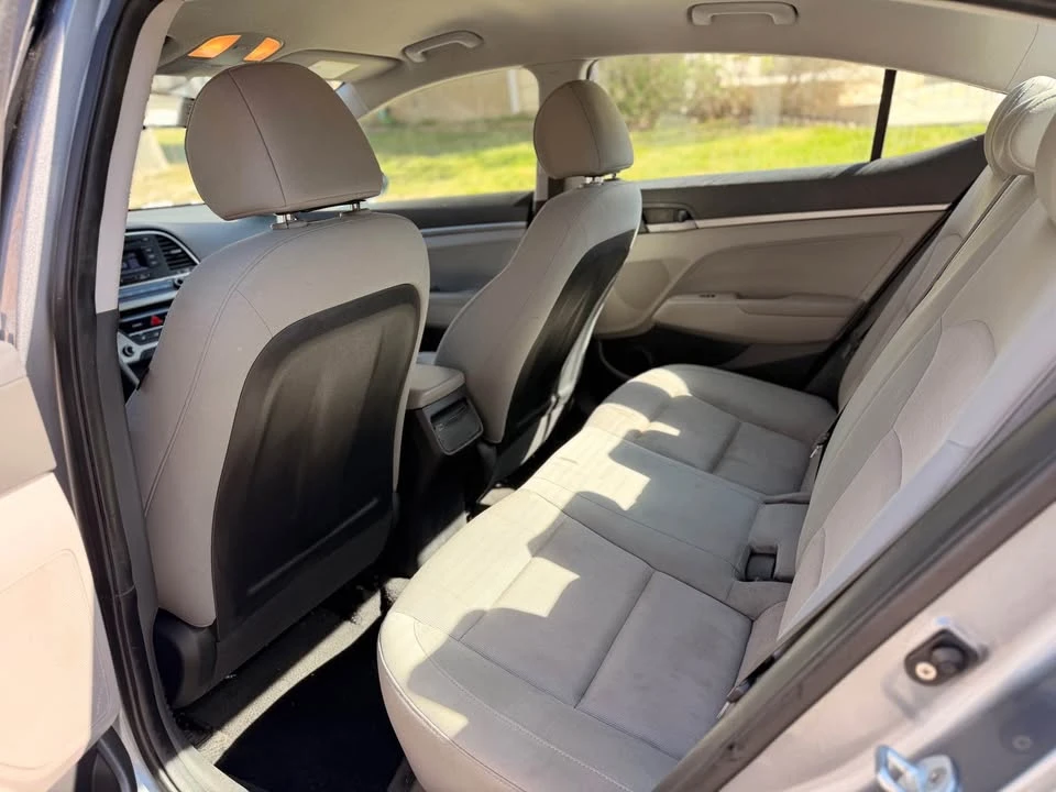 2017 Hyundai Elantra - Image 8 of 13