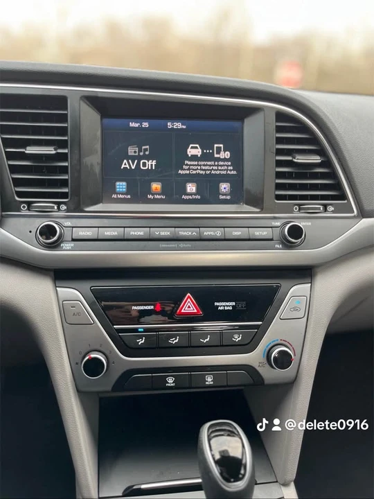 2017 Hyundai Elantra - Image 11 of 15