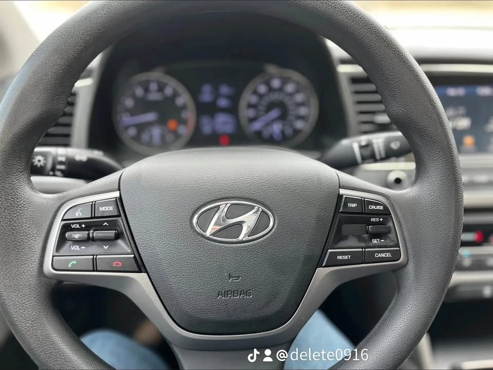 2017 Hyundai Elantra - Image 14 of 15