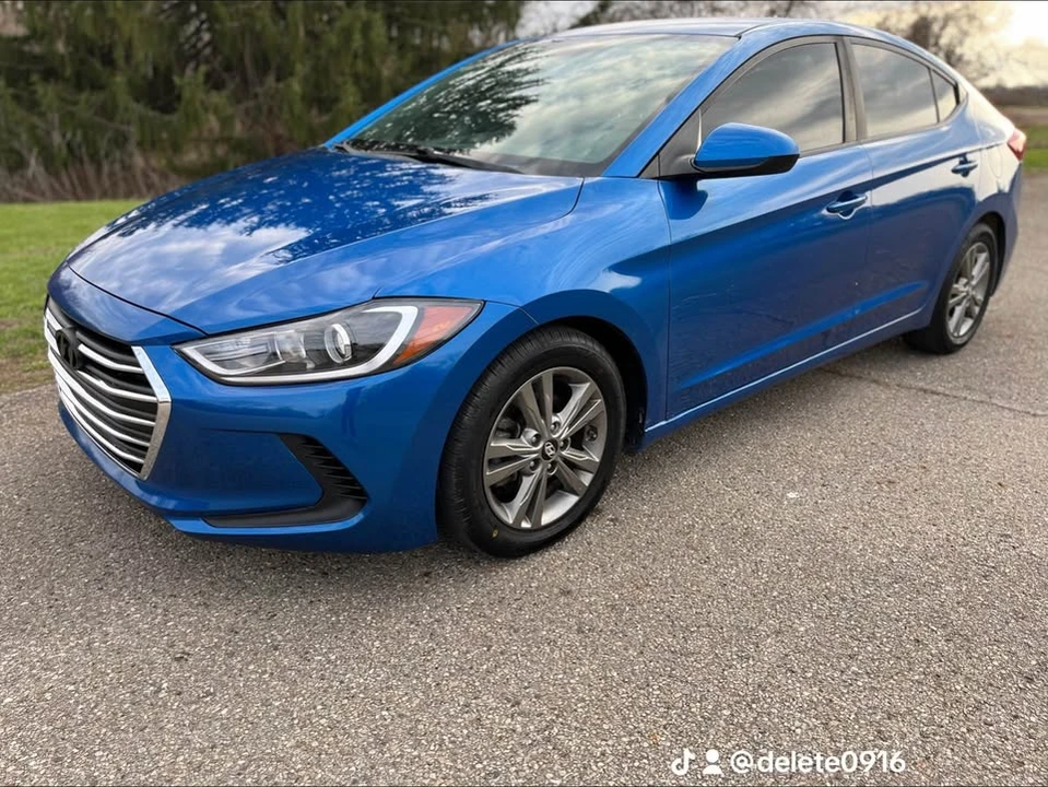2017 Hyundai Elantra - Image 4 of 16