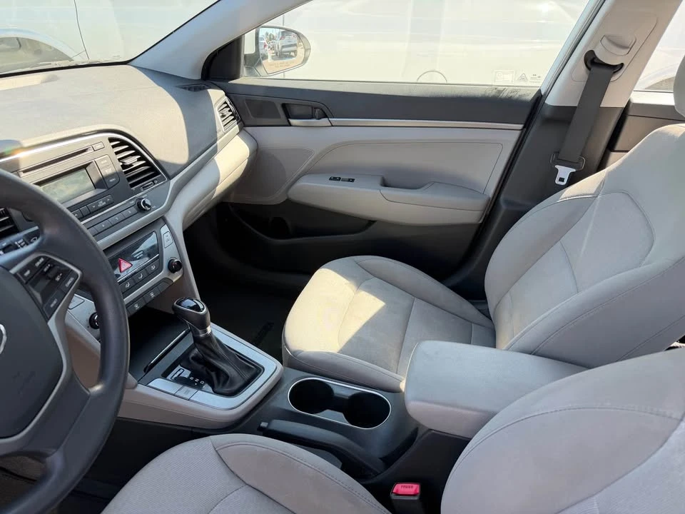 2017 Hyundai Elantra - Image 5 of 9