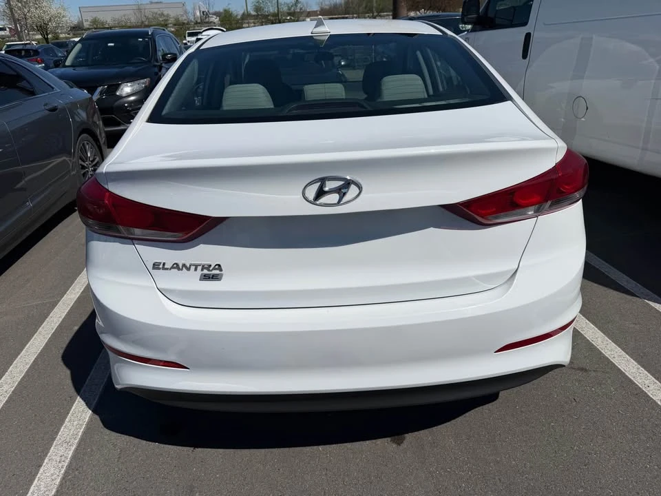 2017 Hyundai Elantra - Image 4 of 9