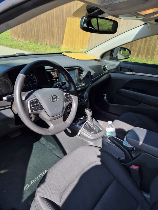 2017 Hyundai Elantra - Image 8 of 9