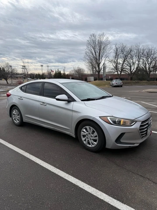 2017 Hyundai Elantra - Image 4 of 5