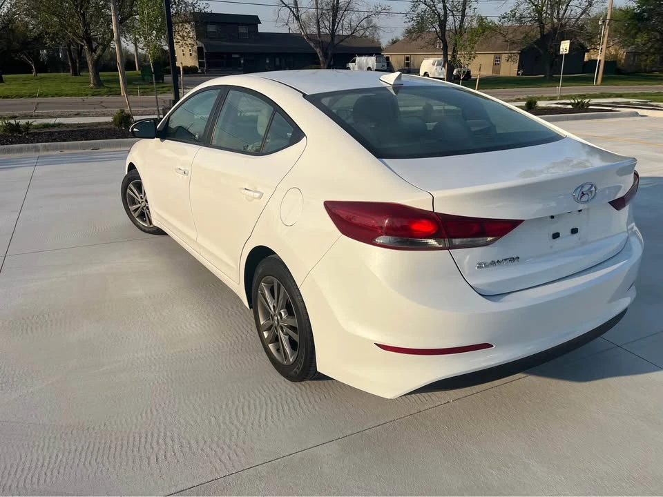 2017 Hyundai Elantra - Image 6 of 12