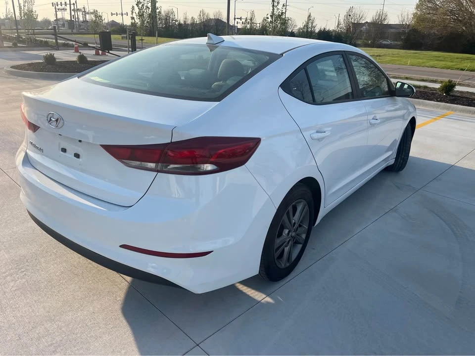 2017 Hyundai Elantra - Image 5 of 12