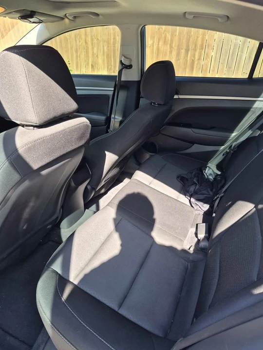 2017 Hyundai Elantra - Image 7 of 9