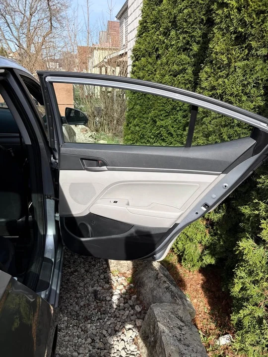 2017 Hyundai Elantra - Image 14 of 16