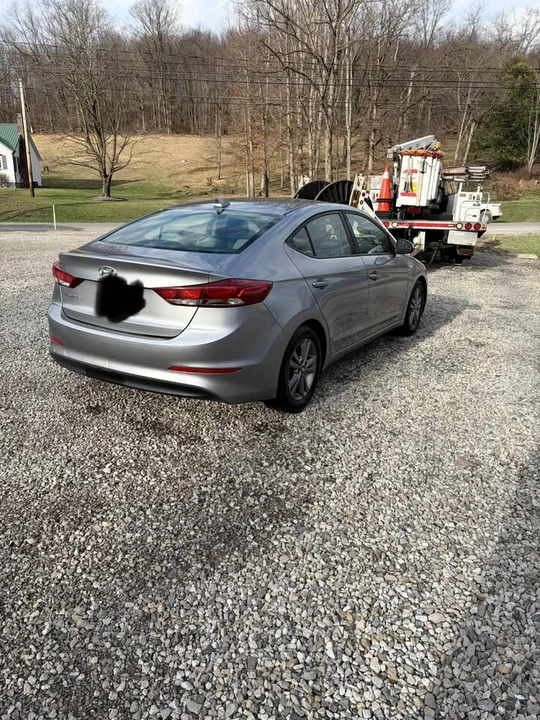2017 Hyundai Elantra - Image 4 of 16