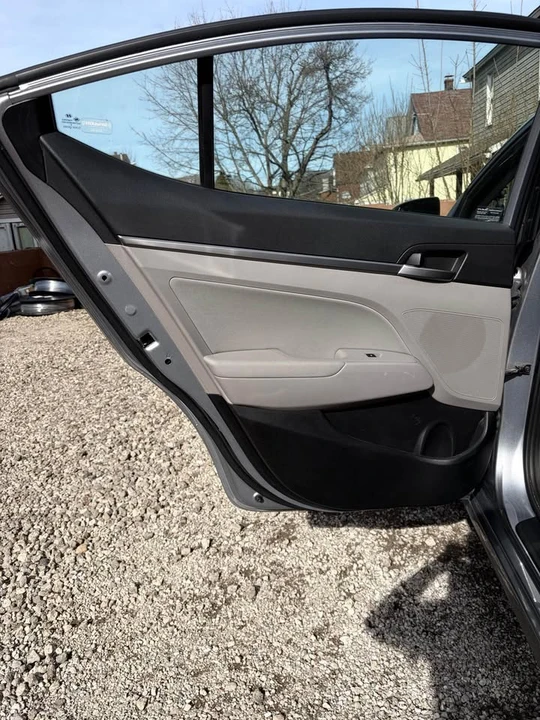 2017 Hyundai Elantra - Image 15 of 16