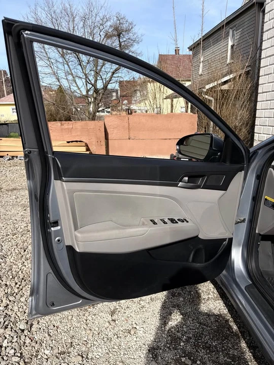2017 Hyundai Elantra - Image 5 of 16