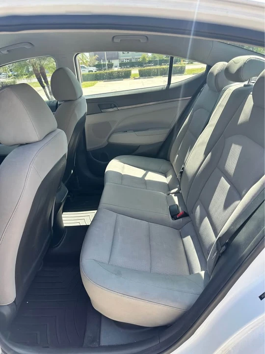 2017 Hyundai Elantra - Image 6 of 9
