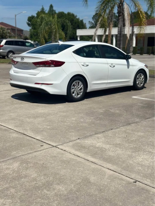 2017 Hyundai Elantra - Image 2 of 9