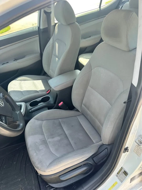2017 Hyundai Elantra - Image 4 of 9